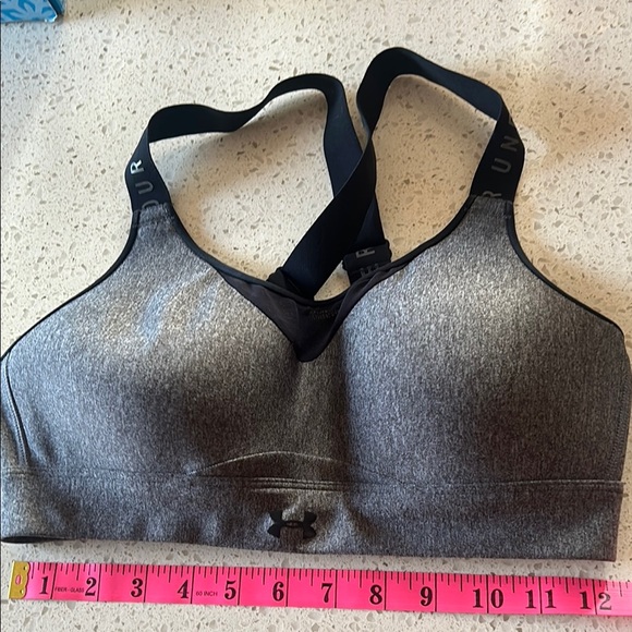 Under Armour Gray Sports Bra with Adjustable Straps and Molded Cups - Picture 4 of 5